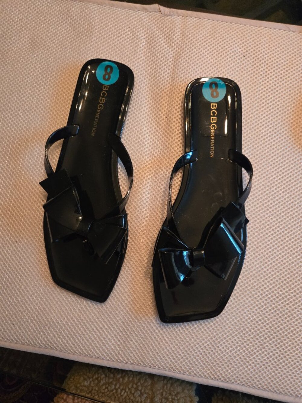 BCB Beneration size 8 black patent slide, new